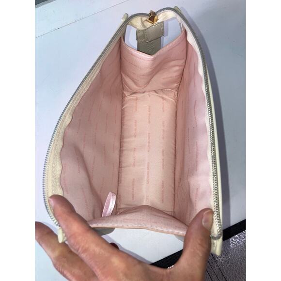 MICHAEL KORS, SMALL PINK, WHITE CLUTCH WRISTLET - Picture 8 of 16